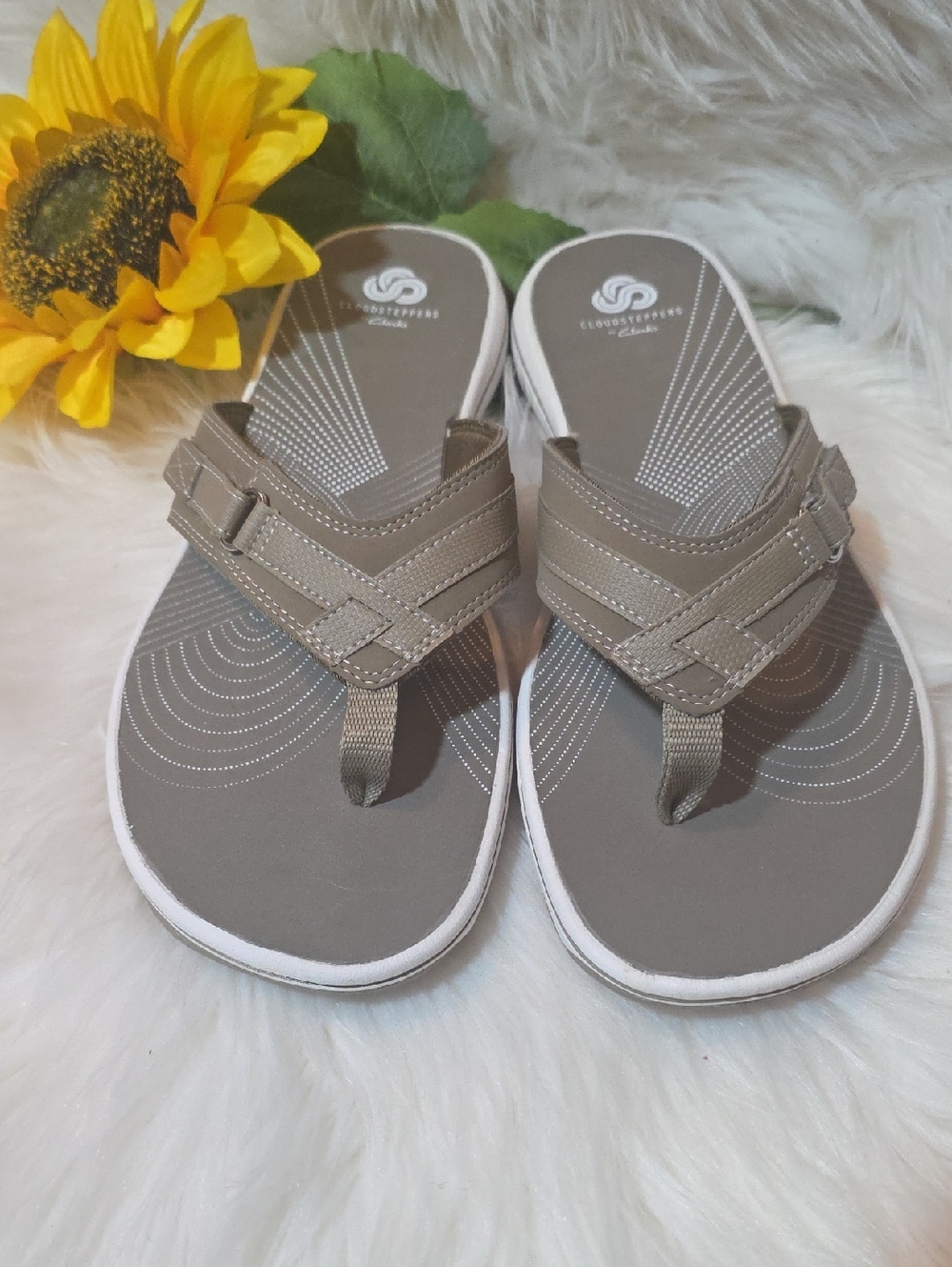 Cloudsteppers by Clarks Women’s Taupe-Strap Casual Flip Flops